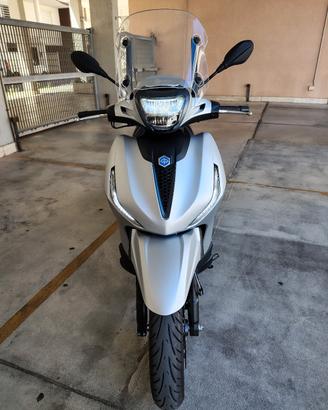 Beverly 400 S