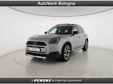 MINI Countryman Mini 2.0 48V D Favoured auto