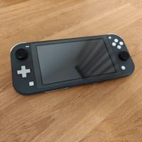 Nintendo Switch Lite grigia + 4 giochi + accessori