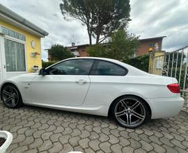 BMW 320i Coupé (E92) 2.0 170CV M Sport - 2011