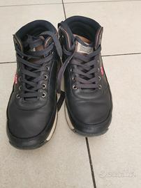 scarpe levis 