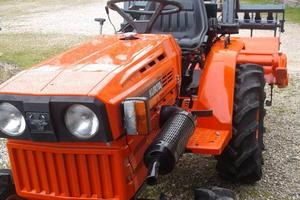 TRATTORE KUBOTA TARGATO