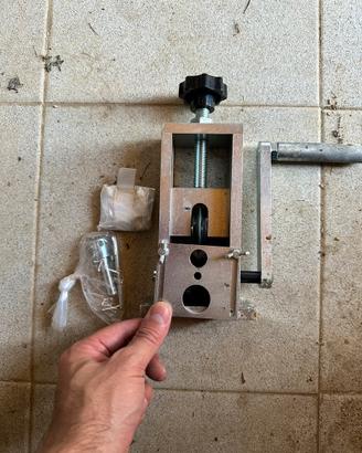 Macchina Sbuccia cavi elettrici