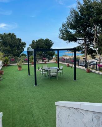 Appartamento con terrazzo sul mare