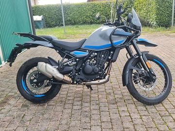 Royal Enfield Himalayan 450 poppy blue