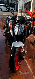 Ktm duke 890 r