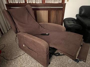 Poltrona elettrica per anziani.