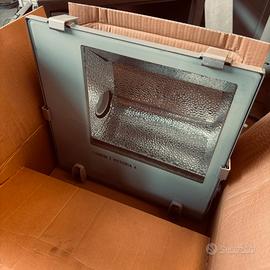 Fari da Esterno e interno 220 volt NUOVI !!