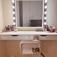 Toeletta trucco sgabello lampade a parete ikea