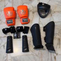 Kit Kick boxing/muay thai guantoni, paratibie ecc.