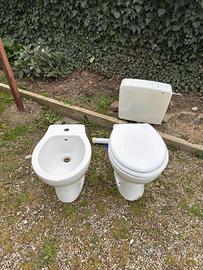 Sanitari Bagno wc bidet e cassetta bianchi