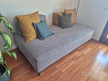 Divano misure mt 2,65 x 1,20 schienali mobili