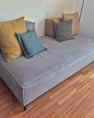 Divano misure mt 2,65 x 1,20 schienali mobili