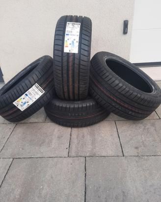 pneumatici auto 215/45 R 16  