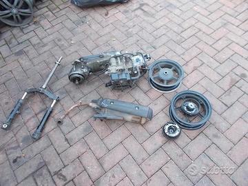 Giggle 50 : forcella albero farfallato centralina