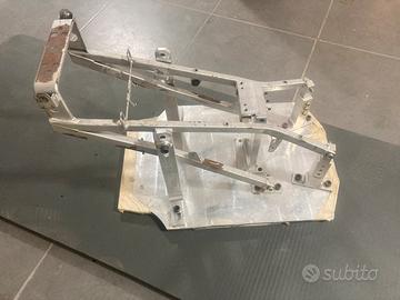 ATTREZZATURA PER TELAIETTO SUZUKI RGV 250 VJ22
