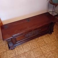Antica cassapanca in legno d'arte povera