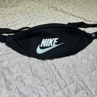 Marsupio A 3 tasche e Scaldacollo Nike entrambi
