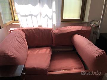 Divano letto in discrete condizioni