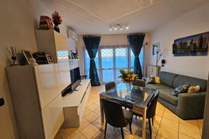 Uso casa fiumicino, con casa a Roma