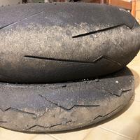 Treno di gomme Pirelli sc2