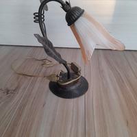 lampada da comodino o scrivania
