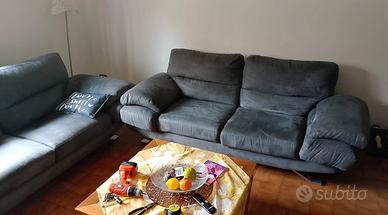   divani in Alcantara grigio topo nuovi 