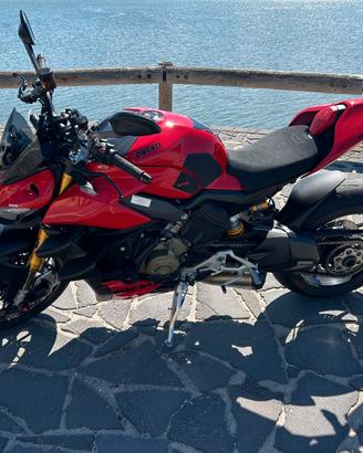 Ducati streetfighter  v4s 2020