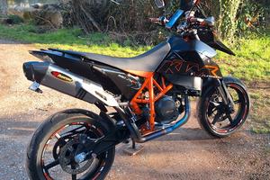 KTM 690 Supermoto R