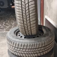 Cerchi pneumatici Nissa Qashqai 215 65 r16 inverna