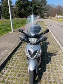 Suzuki UX Sixteen 150 - 2009