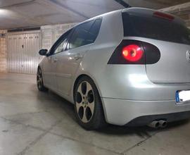 VOLKSWAGEN Golf 5ª serie - 2004