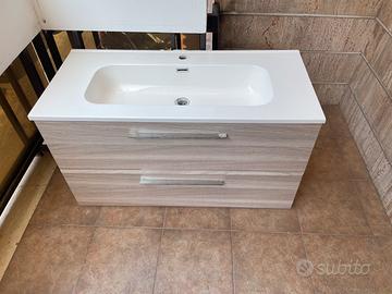 Mobile da bagno usato