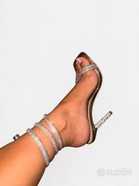 Sansali con tacco e con strass