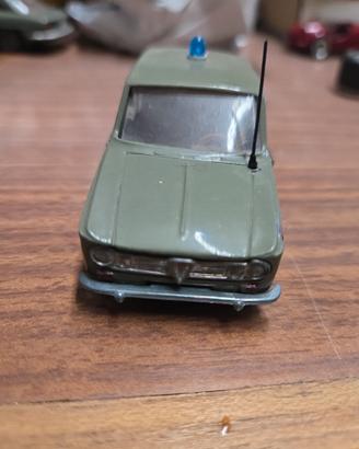 alfa romeo giulia t.i. polizia mebetoys 1/43