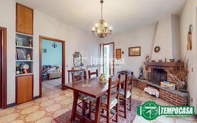 CASA SEMI INDIPENDENTE CON GIARDINO E TERRENO