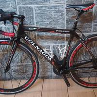 Bicicletta da corsa in carbonio Colnago