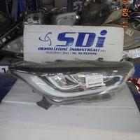 Faro proiettore toyota yaris hybrid 2022