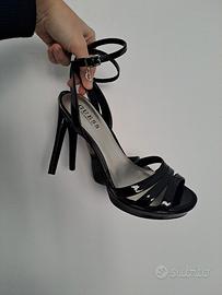 Tacchi Guess Vernice Nera n.39
