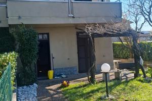 Bifamiliare con giardino privato