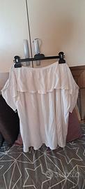 Maglia bianca con spalle scoperte