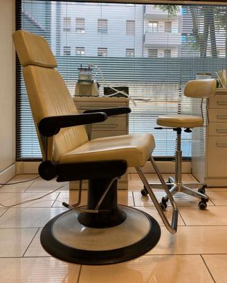 Sedia rotante reclinabile per visite mediche