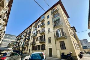 TRILOCALE COMODO ALLA METRO CON POSTO AUTO.