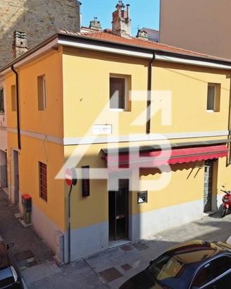 PALAZZINA - 174 M² - CAMPO SAN GIACOMO (TS)