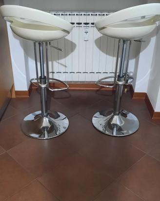 Sgabello regolabile