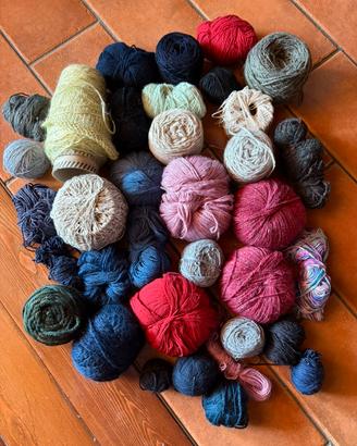 Lotto stock Kg. 1,400 gomitoli lana