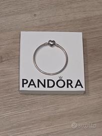 Bracciale rigido Pandora Moments in argento 