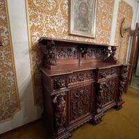 Credenza in stile Neorinascimento