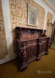 Credenza in stile Neorinascimento