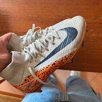 Scarpe da calcio Nike e Puma